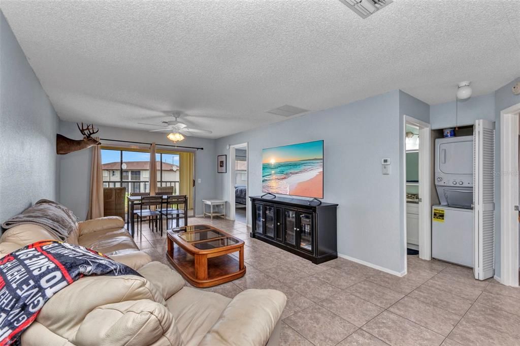 待售: $160,000 (2 贝兹, 2 浴室, 860 平方英尺)