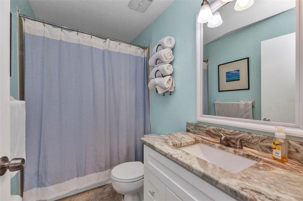 待售: $160,000 (2 贝兹, 2 浴室, 860 平方英尺)