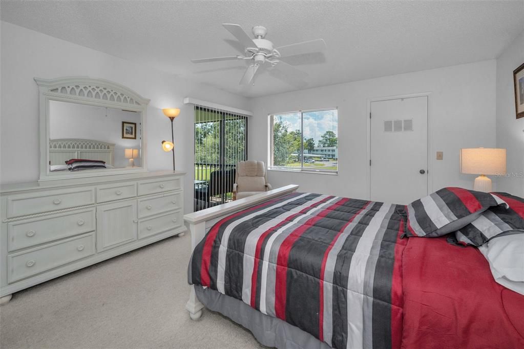 For Sale: $220,000 (2 beds, 2 baths, 1148 Square Feet)