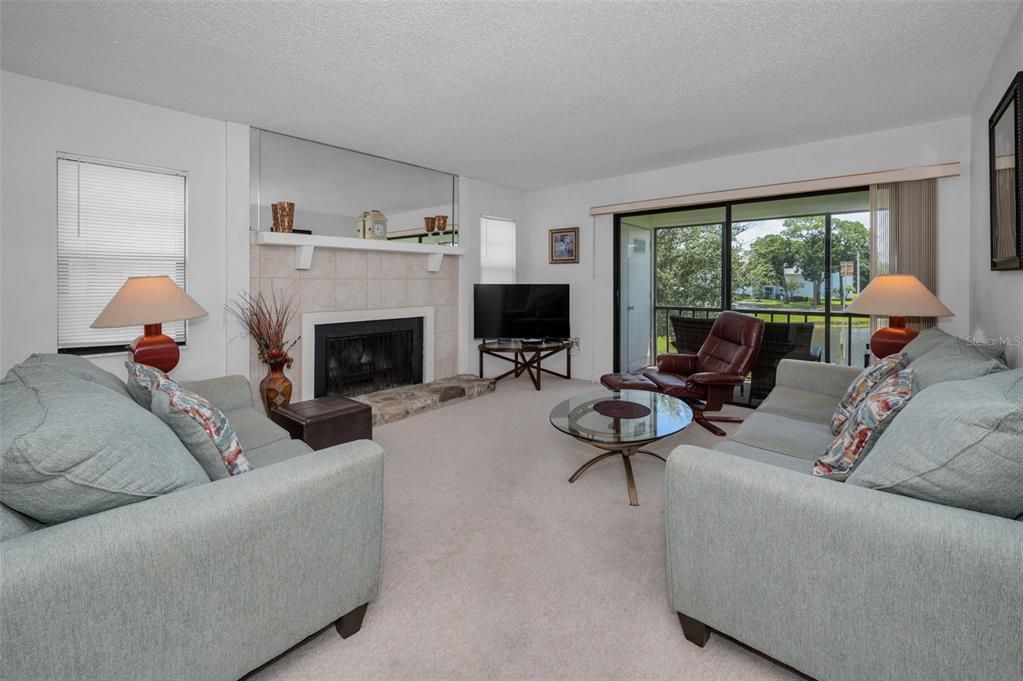 For Sale: $220,000 (2 beds, 2 baths, 1148 Square Feet)