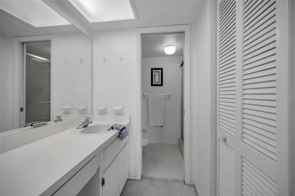 For Sale: $220,000 (2 beds, 2 baths, 1148 Square Feet)