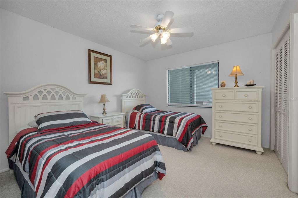 For Sale: $220,000 (2 beds, 2 baths, 1148 Square Feet)