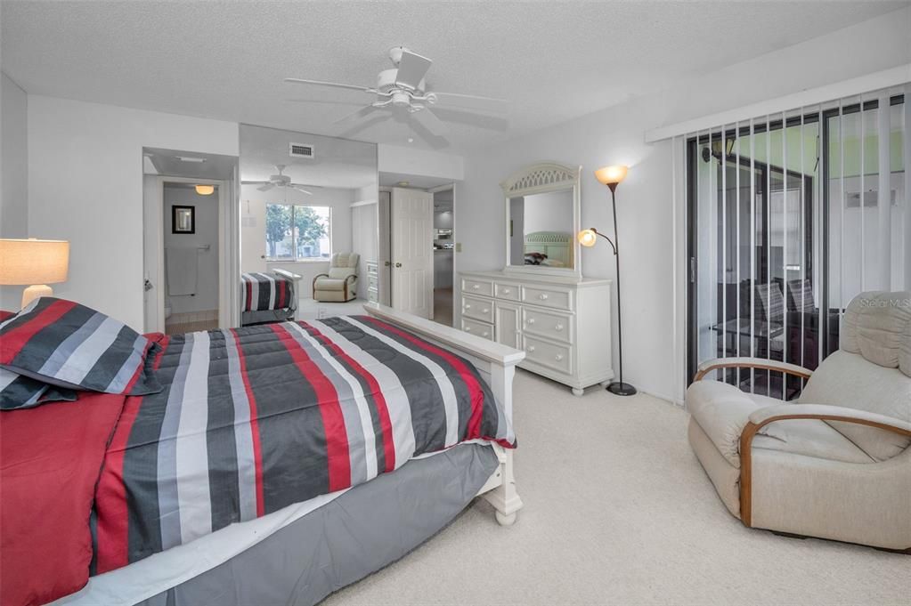 For Sale: $220,000 (2 beds, 2 baths, 1148 Square Feet)