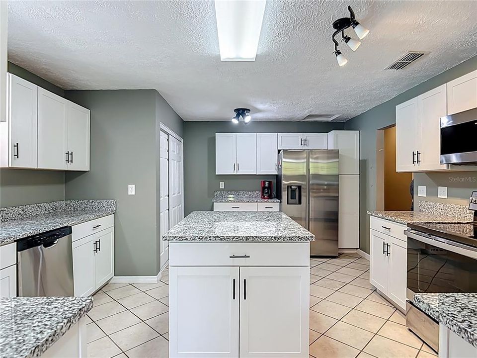 For Sale: $180,000 (3 beds, 2 baths, 1596 Square Feet)