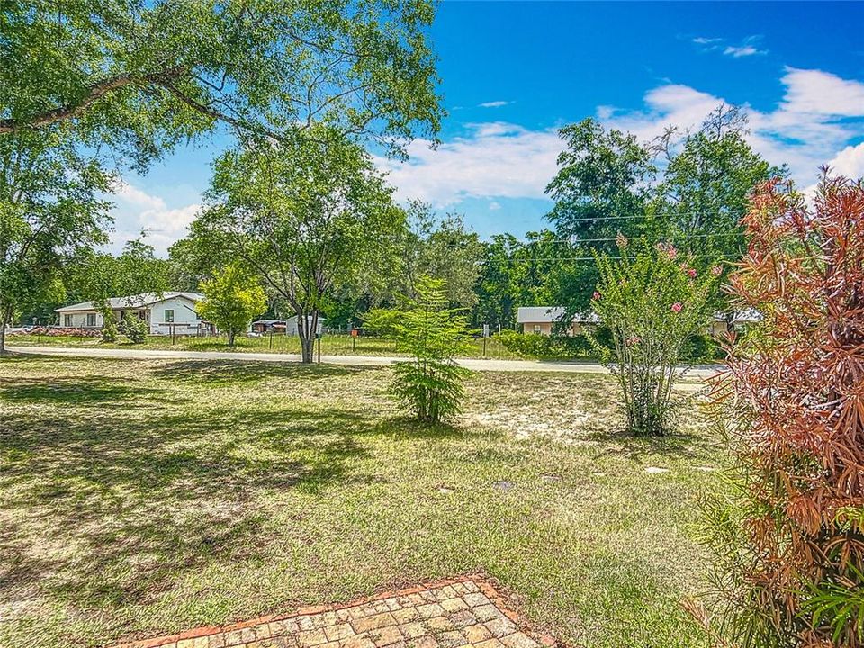 For Sale: $180,000 (3 beds, 2 baths, 1596 Square Feet)