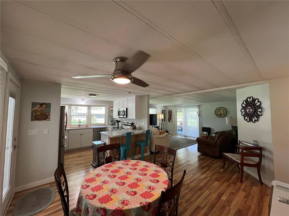 Active With Contract: $192,000 (2 beds, 2 baths, 1344 Square Feet)