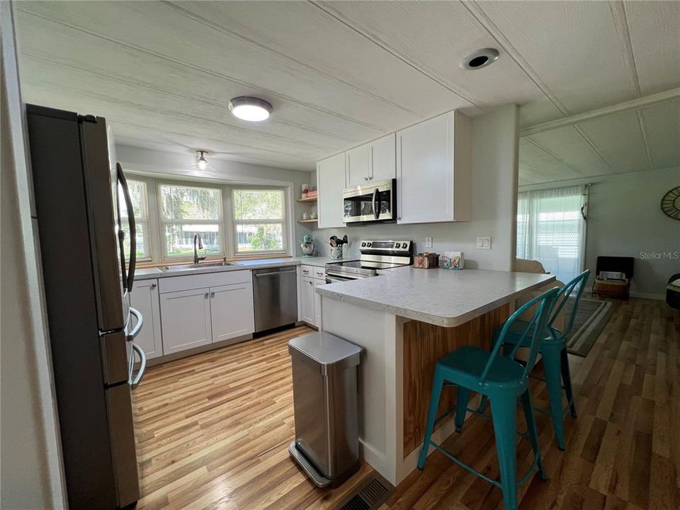 Active With Contract: $192,000 (2 beds, 2 baths, 1344 Square Feet)