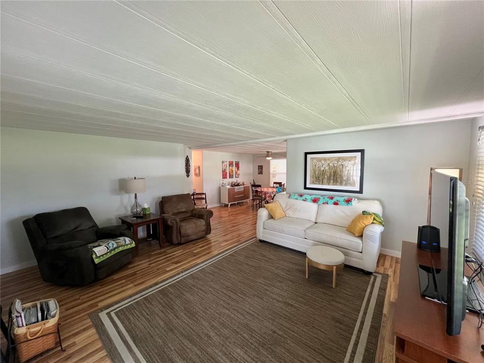 Active With Contract: $192,000 (2 beds, 2 baths, 1344 Square Feet)