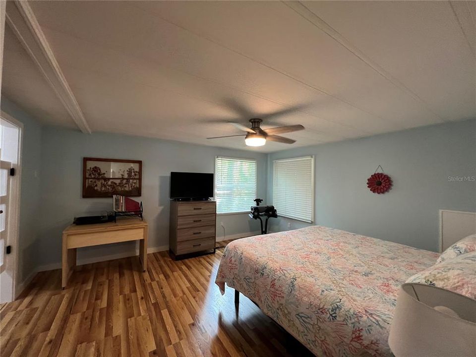 Active With Contract: $192,000 (2 beds, 2 baths, 1344 Square Feet)