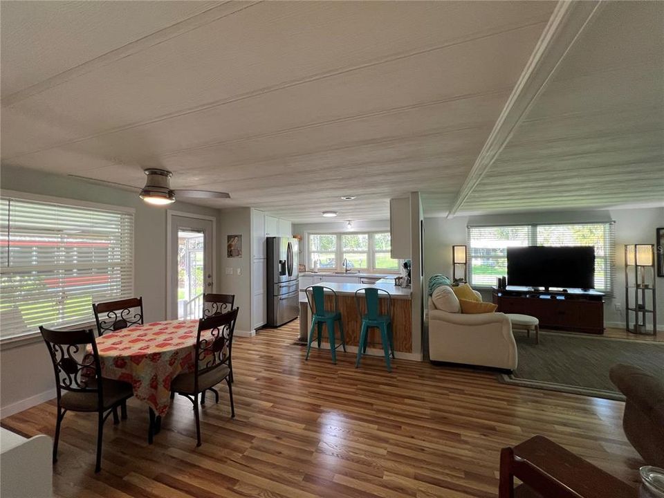 Active With Contract: $192,000 (2 beds, 2 baths, 1344 Square Feet)