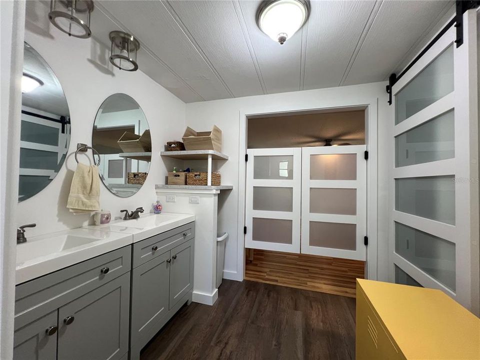 Active With Contract: $192,000 (2 beds, 2 baths, 1344 Square Feet)