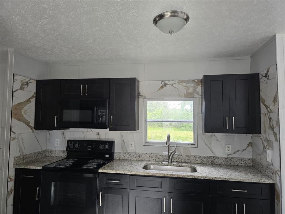 En Venta: $225,000 (3 camas, 2 baños, 1056 Pies cuadrados)