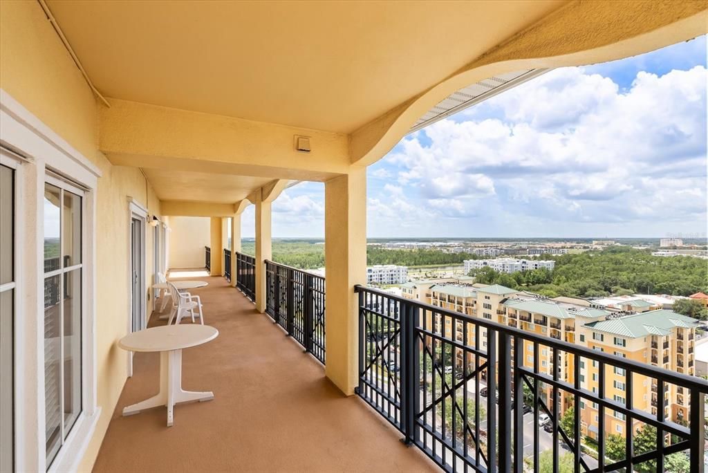 Activo con contrato: $379,000 (4 camas, 4 baños, 2141 Pies cuadrados)