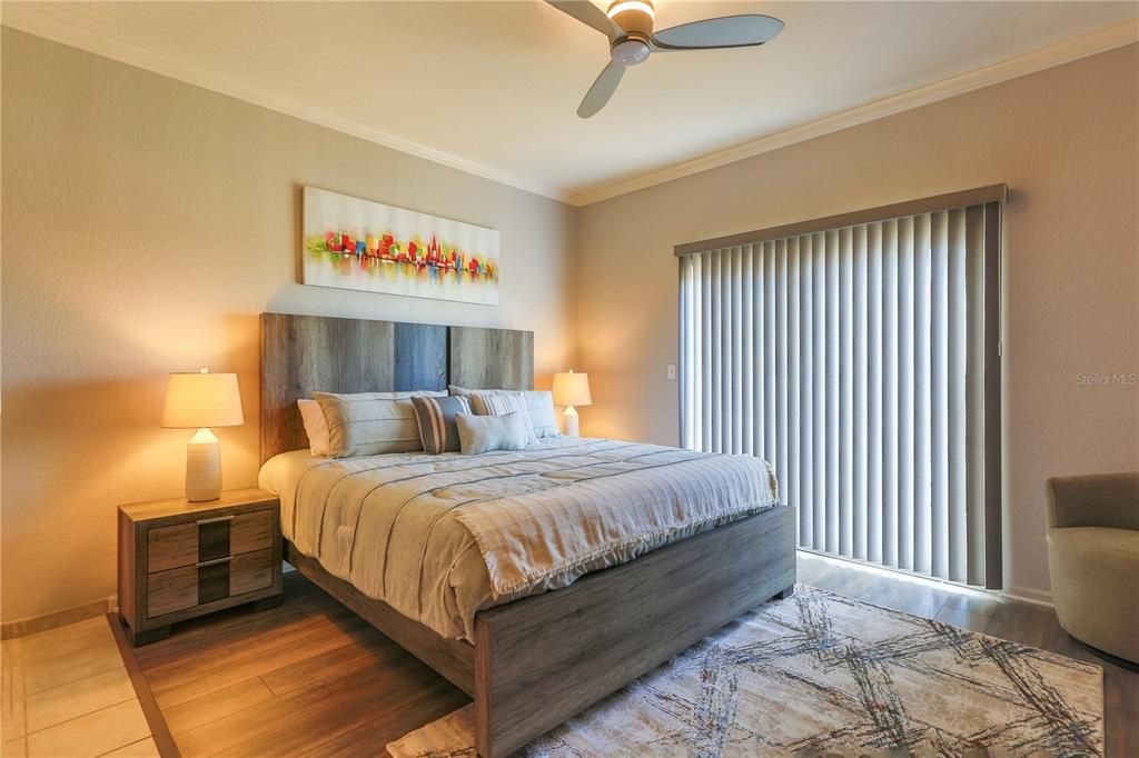 Activo con contrato: $379,000 (4 camas, 4 baños, 2141 Pies cuadrados)
