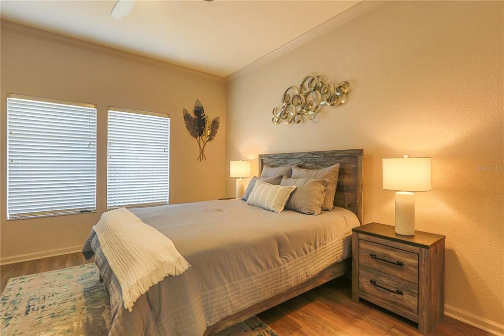 Activo con contrato: $379,000 (4 camas, 4 baños, 2141 Pies cuadrados)