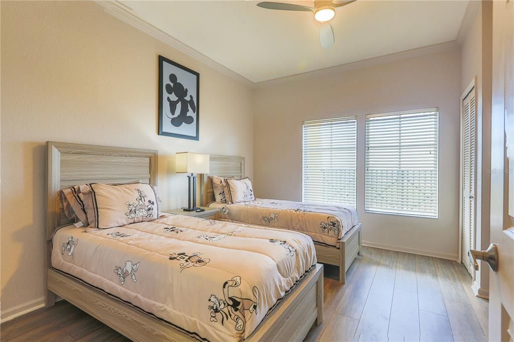 Activo con contrato: $379,000 (4 camas, 4 baños, 2141 Pies cuadrados)