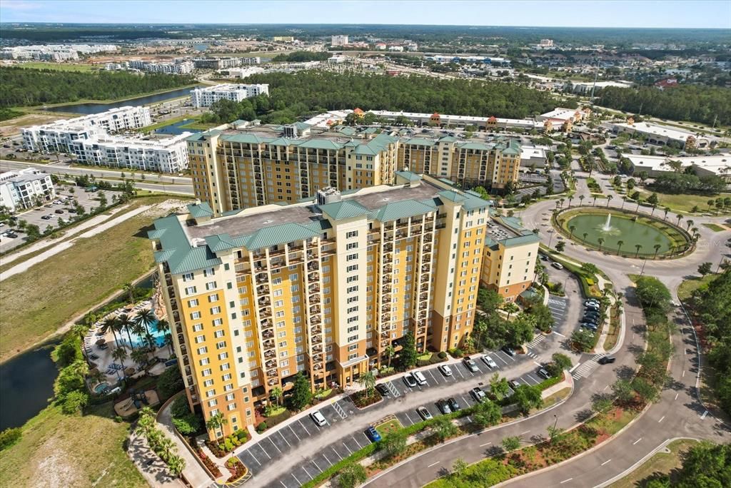 Activo con contrato: $379,000 (4 camas, 4 baños, 2141 Pies cuadrados)