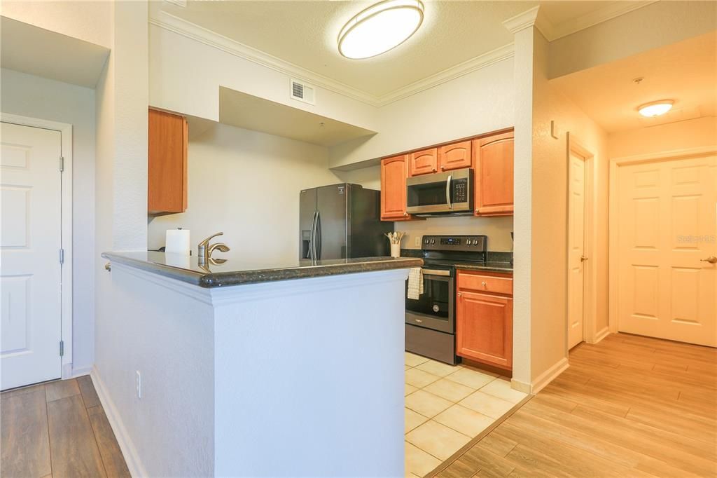 Activo con contrato: $379,000 (4 camas, 4 baños, 2141 Pies cuadrados)