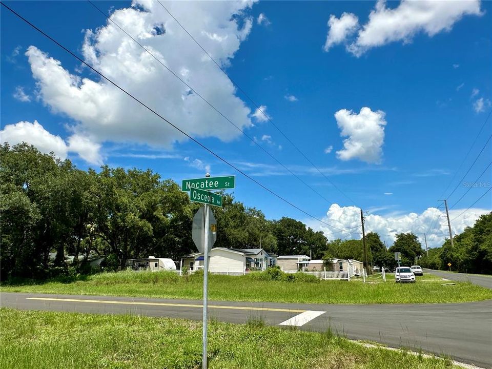 На продажу: $58,000 (0.13 acres)