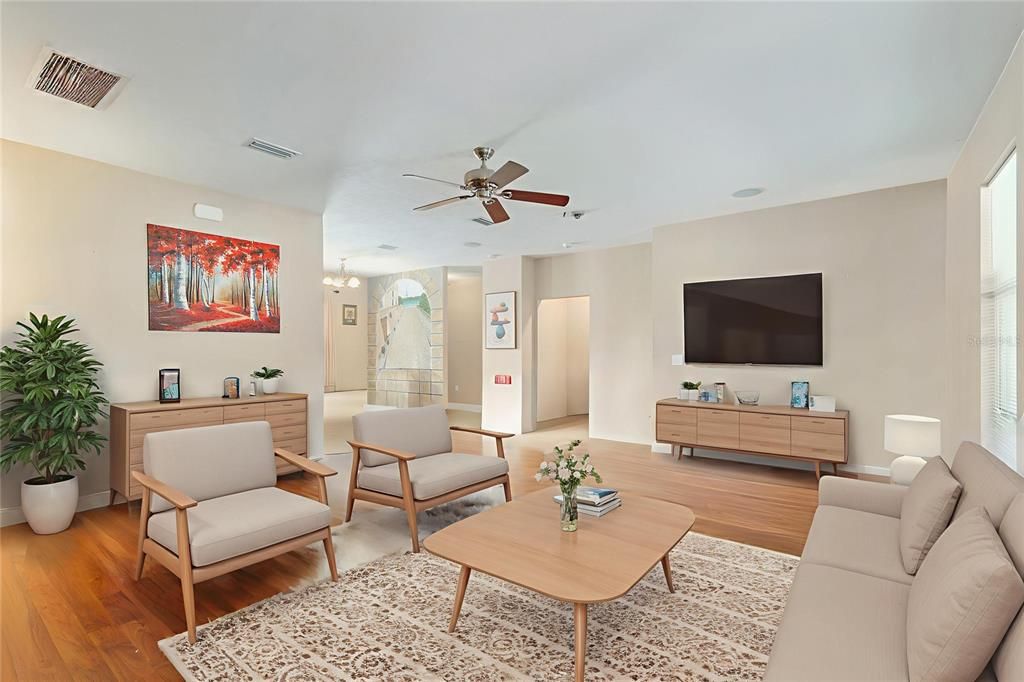 Active With Contract: $305,000 (3 beds, 2 baths, 1402 Square Feet)
