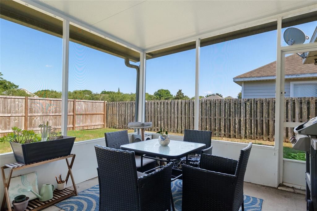 Active With Contract: $305,000 (3 beds, 2 baths, 1402 Square Feet)