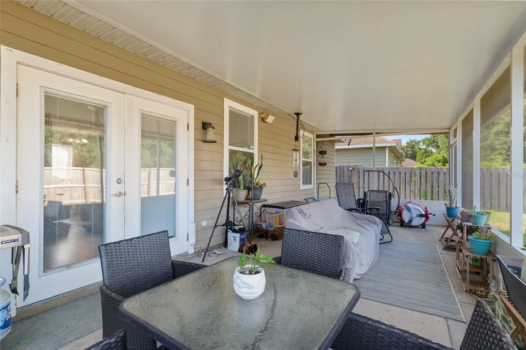 Active With Contract: $305,000 (3 beds, 2 baths, 1402 Square Feet)