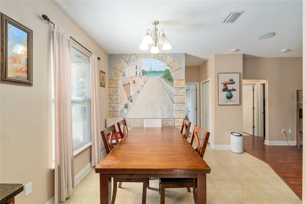 Active With Contract: $305,000 (3 beds, 2 baths, 1402 Square Feet)