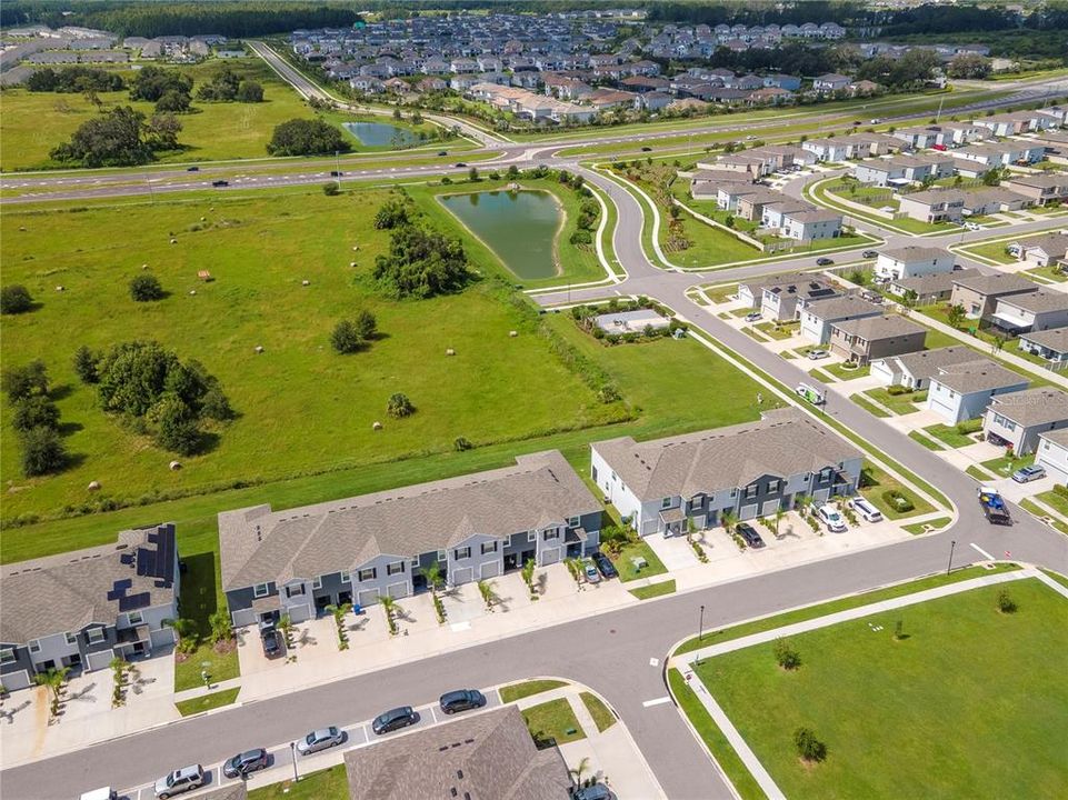 合同活跃: $269,000 (3 贝兹, 2 浴室, 1673 平方英尺)