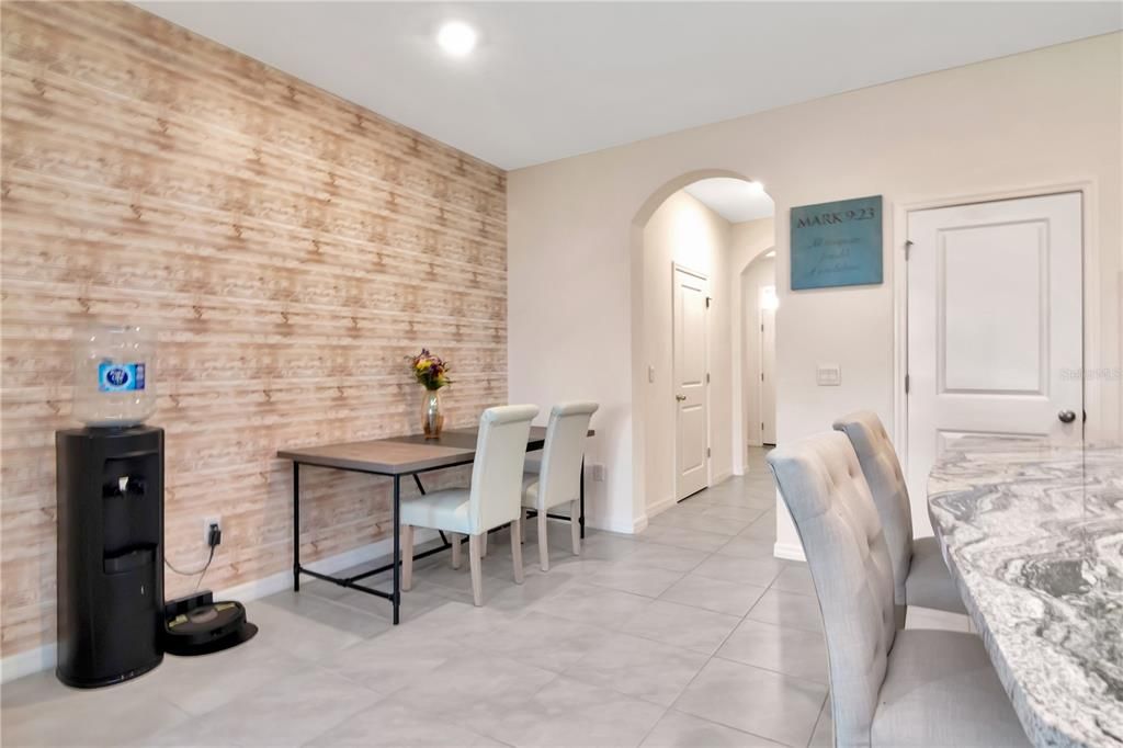 合同活跃: $269,000 (3 贝兹, 2 浴室, 1673 平方英尺)