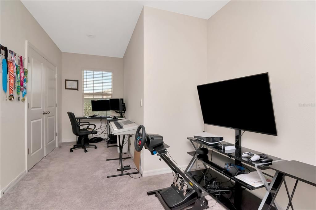 合同活跃: $269,000 (3 贝兹, 2 浴室, 1673 平方英尺)