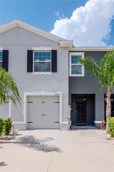 合同活跃: $269,000 (3 贝兹, 2 浴室, 1673 平方英尺)