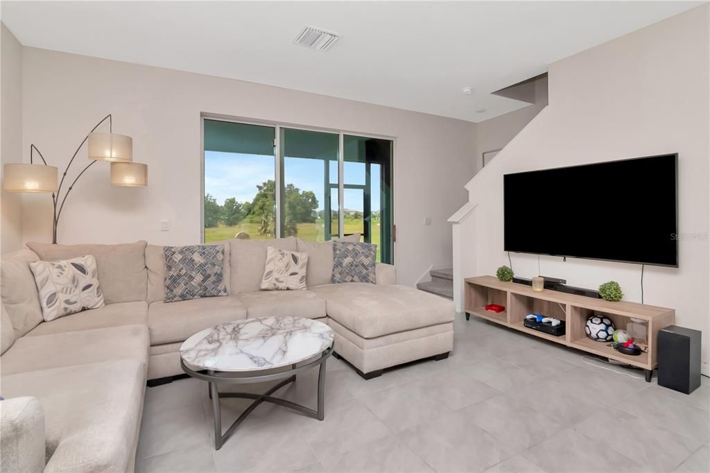 合同活跃: $269,000 (3 贝兹, 2 浴室, 1673 平方英尺)