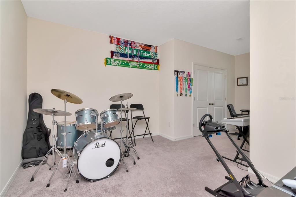 合同活跃: $269,000 (3 贝兹, 2 浴室, 1673 平方英尺)