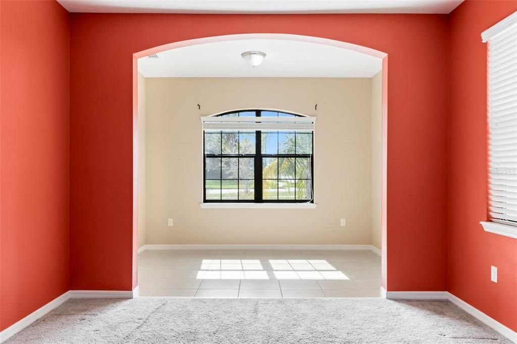 For Rent: $2,890 (5 beds, 2 baths, 2594 Square Feet)