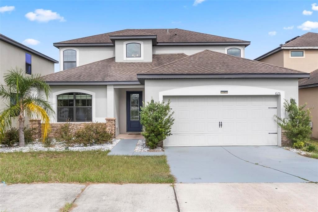 For Rent: $2,890 (5 beds, 2 baths, 2594 Square Feet)