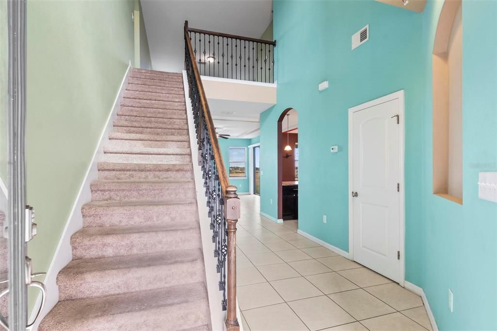 For Rent: $2,890 (5 beds, 2 baths, 2594 Square Feet)