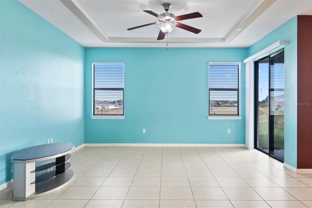 For Rent: $2,890 (5 beds, 2 baths, 2594 Square Feet)