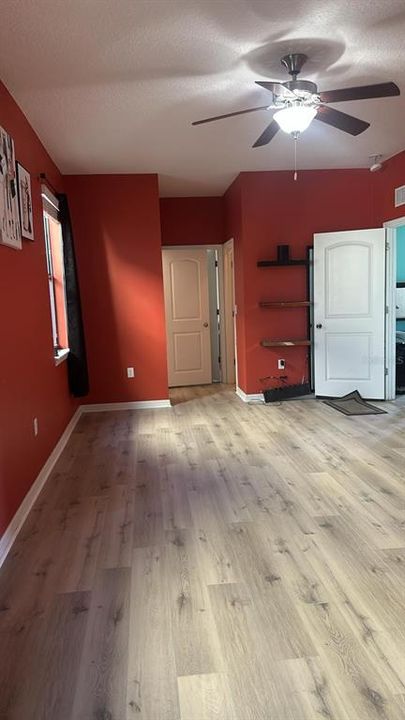 For Rent: $2,890 (5 beds, 2 baths, 2594 Square Feet)