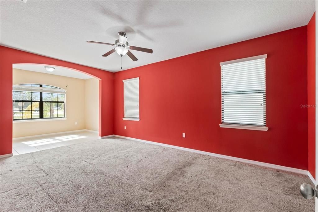 For Rent: $2,890 (5 beds, 2 baths, 2594 Square Feet)