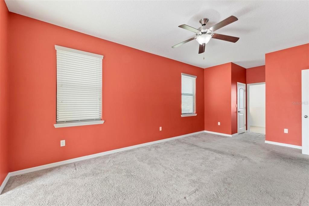 For Rent: $2,890 (5 beds, 2 baths, 2594 Square Feet)