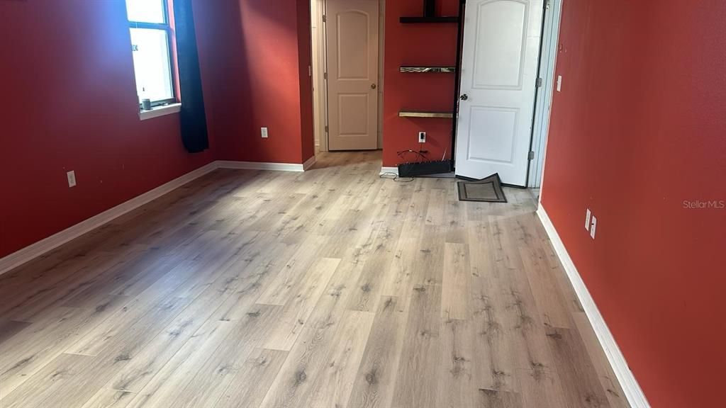 For Rent: $2,890 (5 beds, 2 baths, 2594 Square Feet)