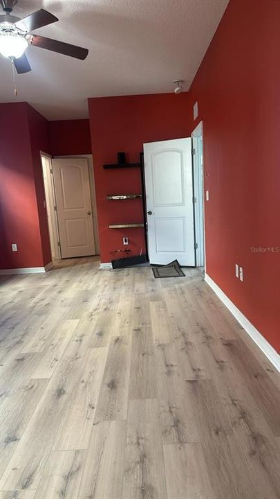 For Rent: $2,890 (5 beds, 2 baths, 2594 Square Feet)