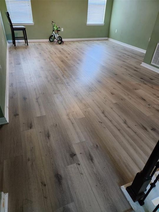 For Rent: $2,890 (5 beds, 2 baths, 2594 Square Feet)