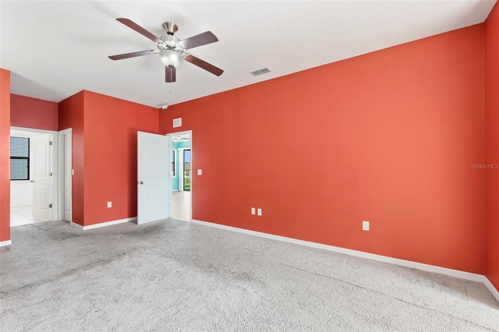 For Rent: $2,890 (5 beds, 2 baths, 2594 Square Feet)