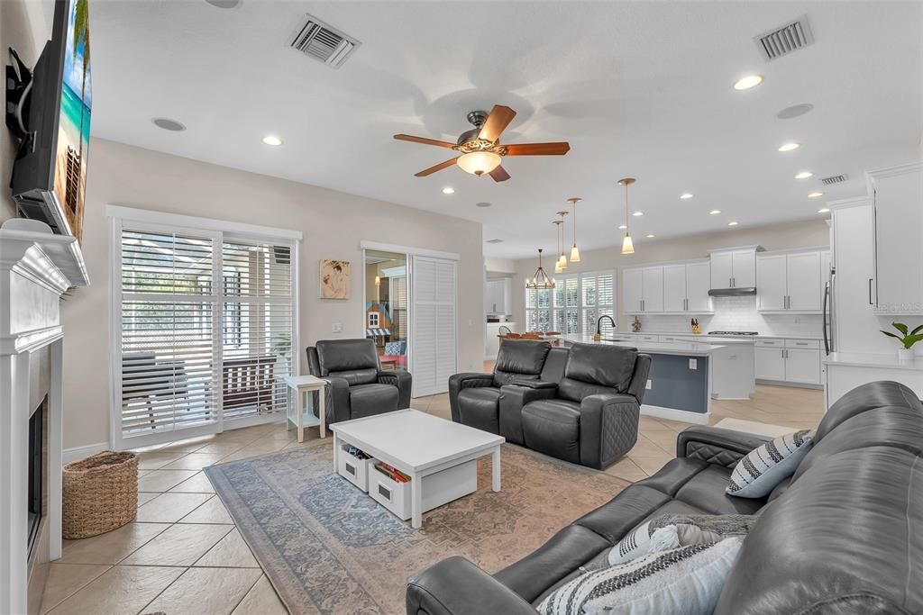 Под контрактом: $724,900 (4 спален, 3 ванн, 3135 Квадратных фут)