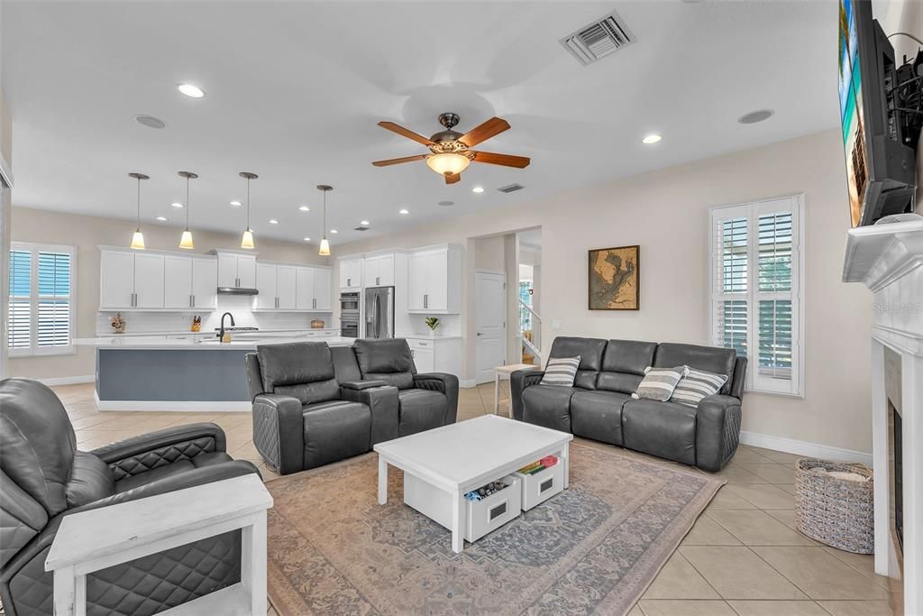 Под контрактом: $724,900 (4 спален, 3 ванн, 3135 Квадратных фут)