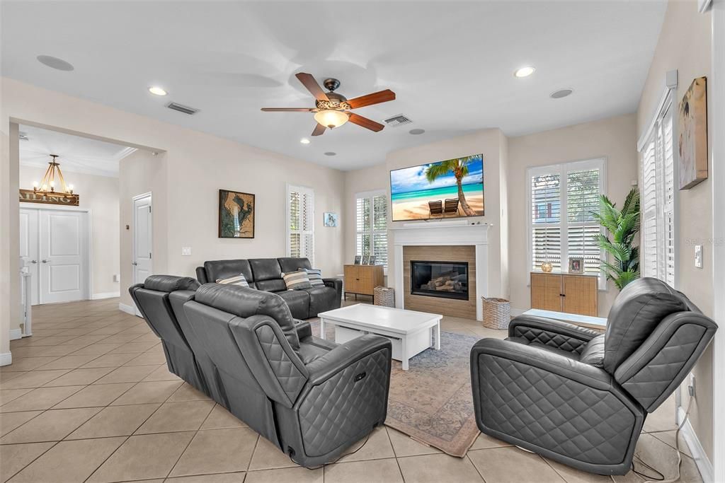 Под контрактом: $724,900 (4 спален, 3 ванн, 3135 Квадратных фут)