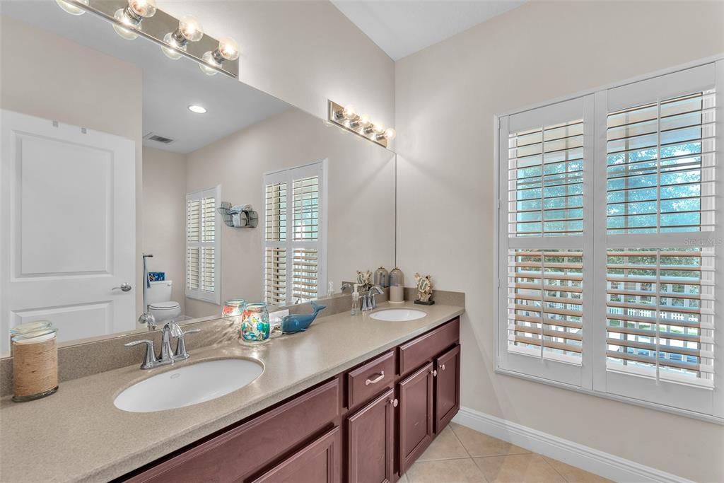 Под контрактом: $724,900 (4 спален, 3 ванн, 3135 Квадратных фут)