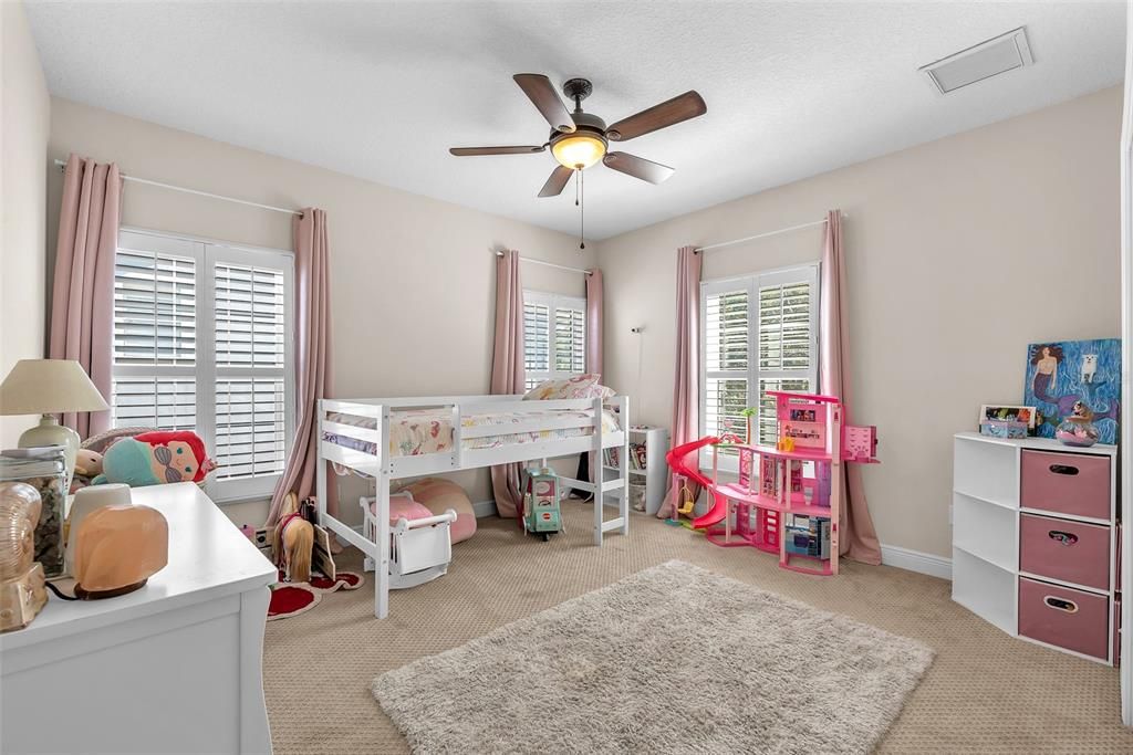 Под контрактом: $724,900 (4 спален, 3 ванн, 3135 Квадратных фут)