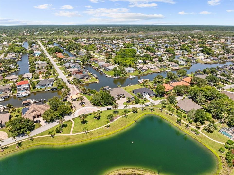 Под контрактом: $1,450,000 (5 спален, 4 ванн, 4225 Квадратных фут)